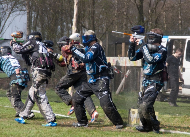  The team starts the game 